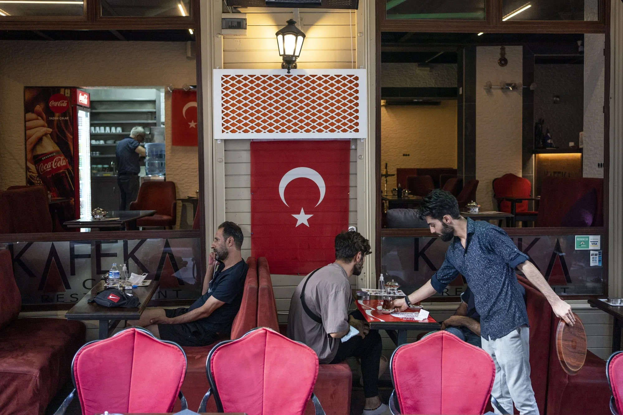 Turkish Economy as Lira Leads Currency Gains Amid Tourism Boost