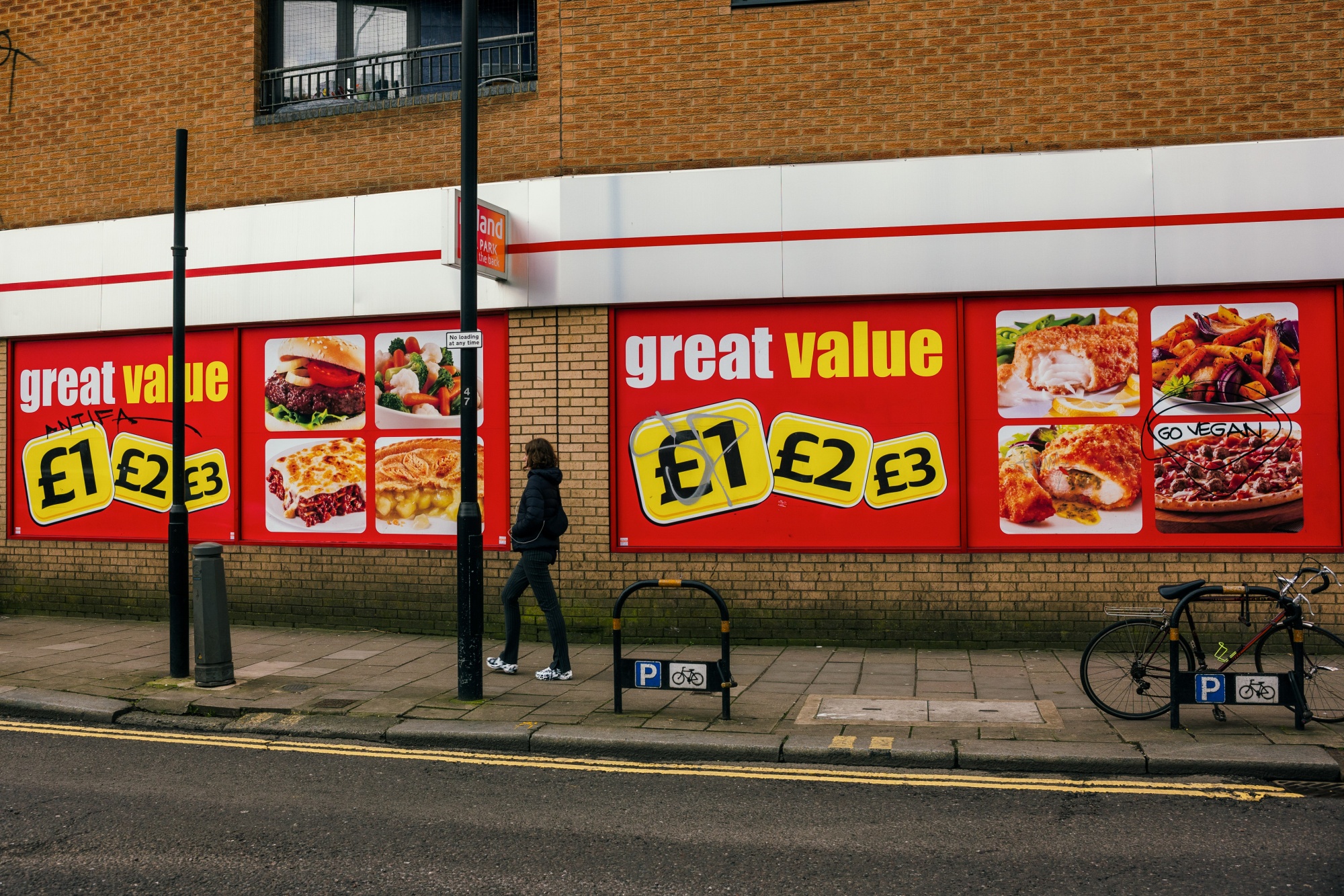 live-markets-today-pound-gbp-usd-ftse-100-bonds-and-uk-inflation