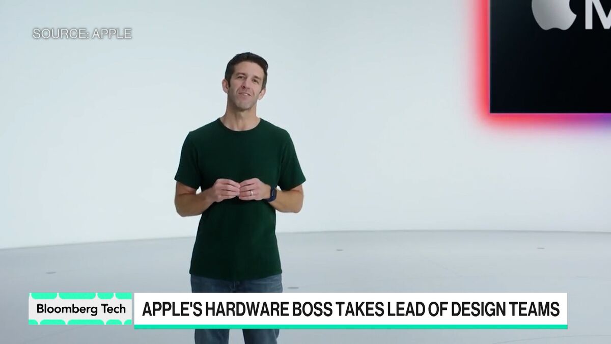Apple Signals CEO Candidate by Expanding Hardware Boss’s Role.