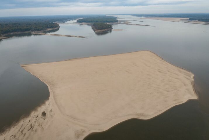 Shrunken Mississippi River Slows US Food Exports When World Needs Them Most