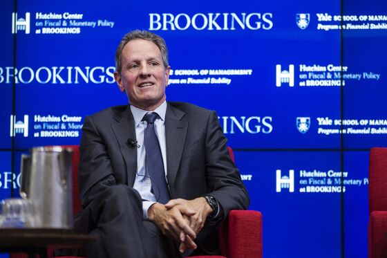 Geithner Says U.S. Expansion Can Continue Absent ‘Dumb Mistakes’