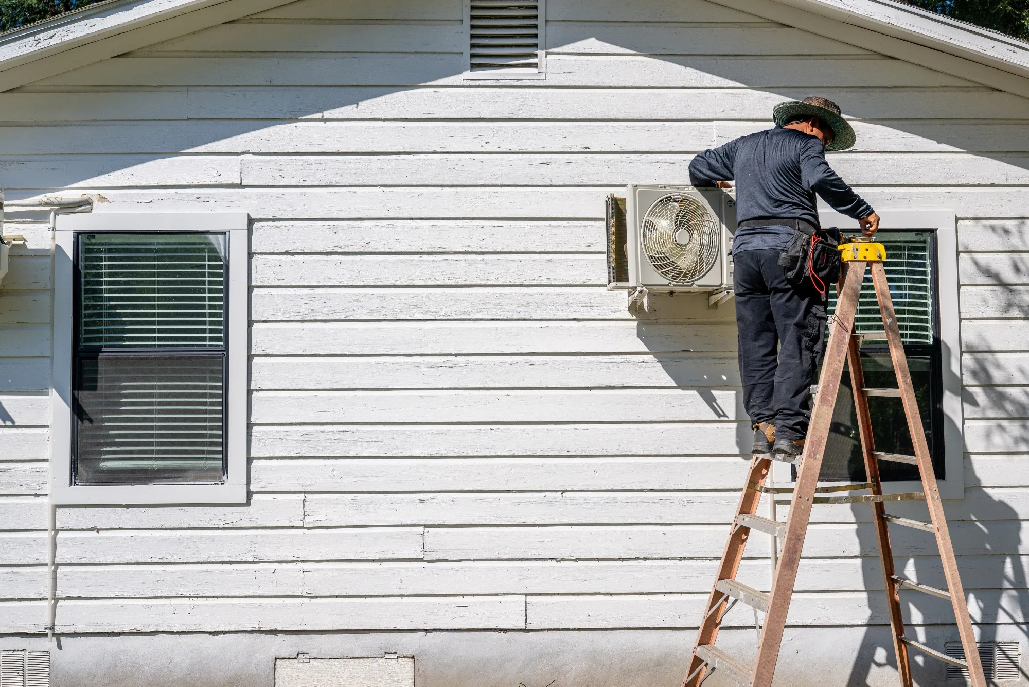 Repairs to an air conditioning unit&nbsp;in Austin, Texas.