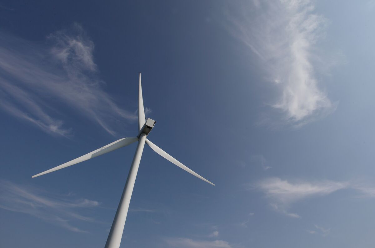 bloomberg.com - Will Mathis - Dogger Bank Wind Farm Challenges UK Approval of Nearby RWE Site