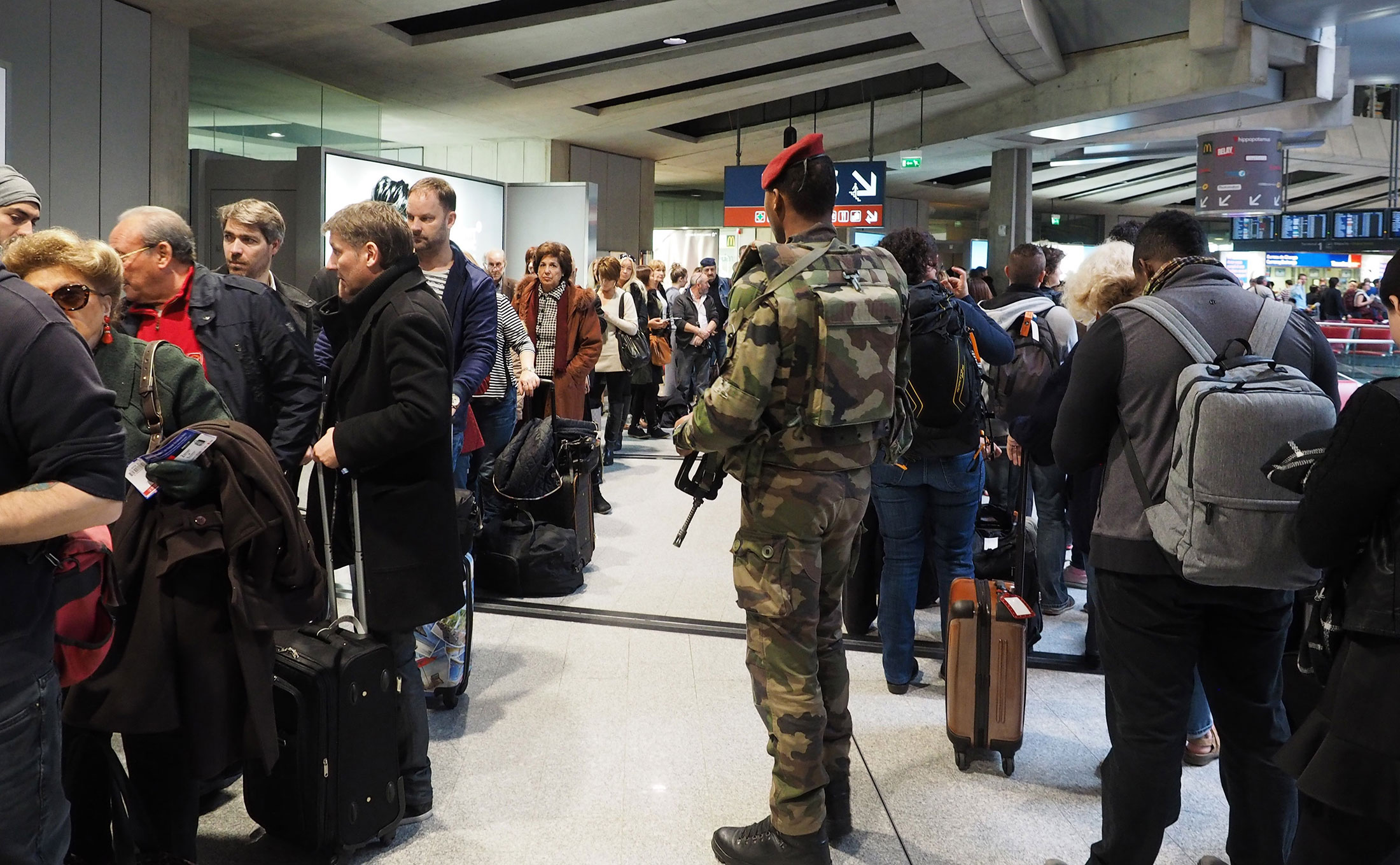 European Airports Stepping Up Security After French Attacks Bloomberg