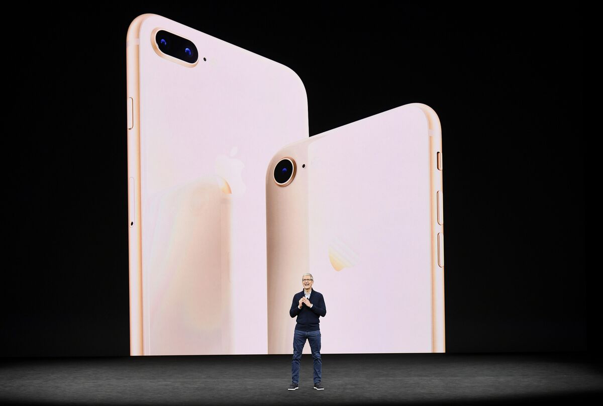 Apple’s Latest Products Get Rare Mixed-Bag Reviews