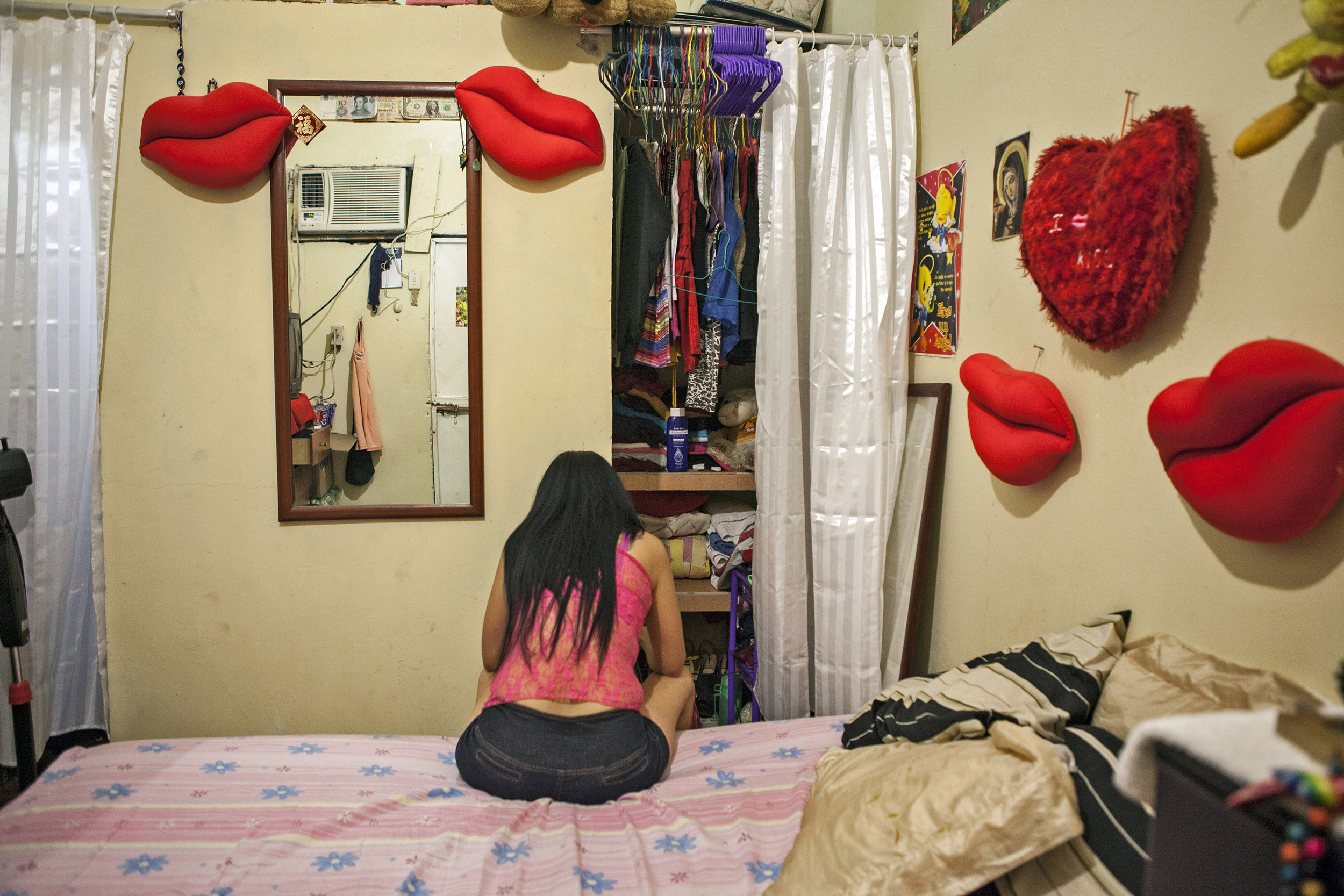 Venezuela Prostitutes Earn More Selling Dollars Than Sex ...