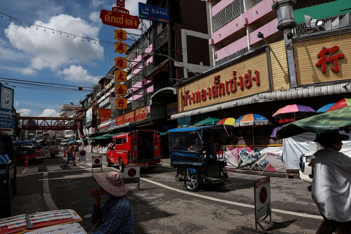 Thai Growth Seen Halved if Mideast Conflict Lasts Three Months