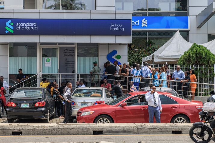 Chaotic New Naira Banknote Shortages Causes Bank Queues