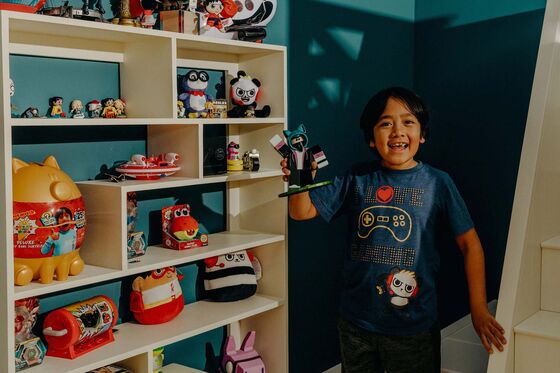 The Preteen’s Guide to Getting Rich Off YouTube