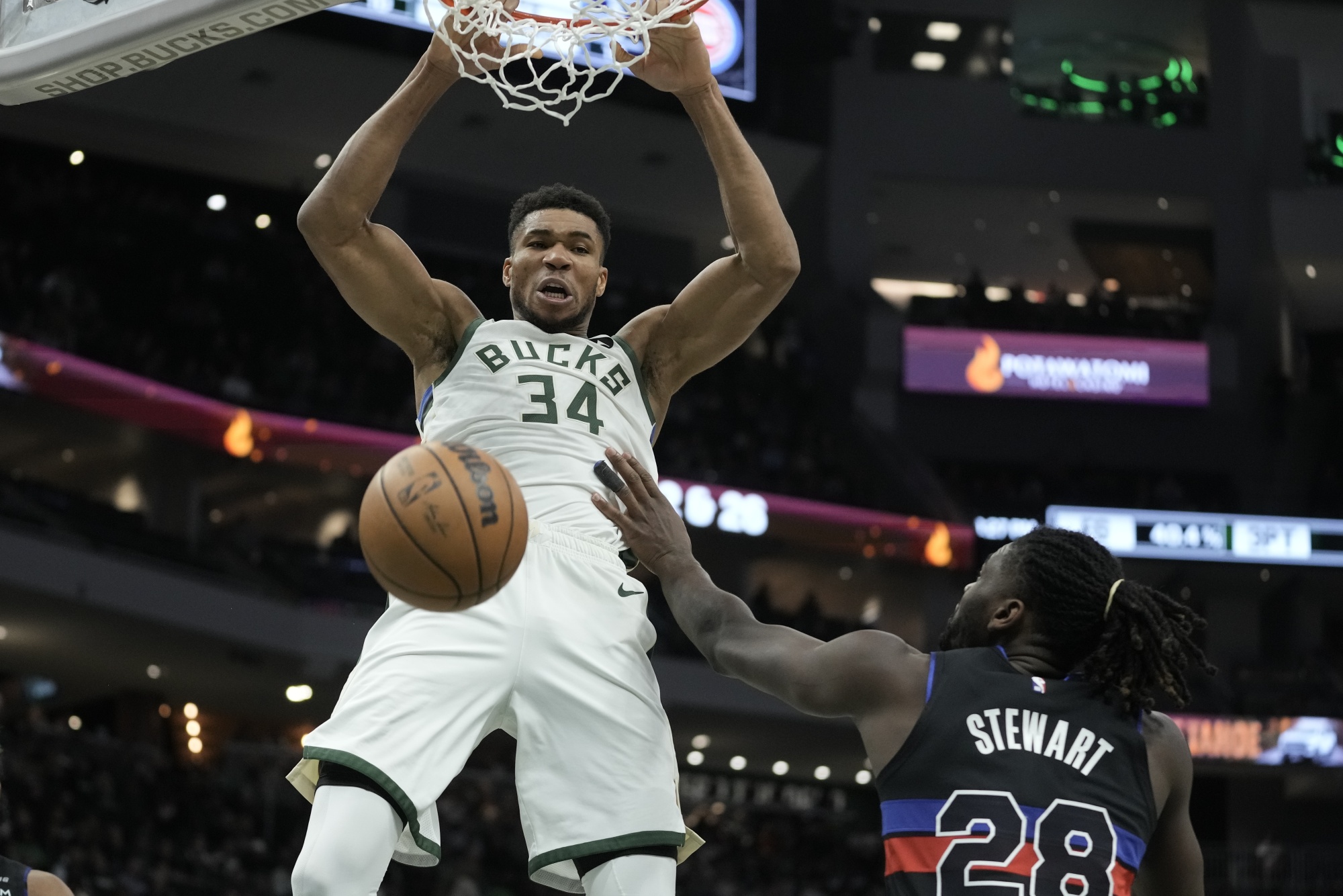 Milwaukee Bucks: At last, team takes center stage in Wisconsin sports