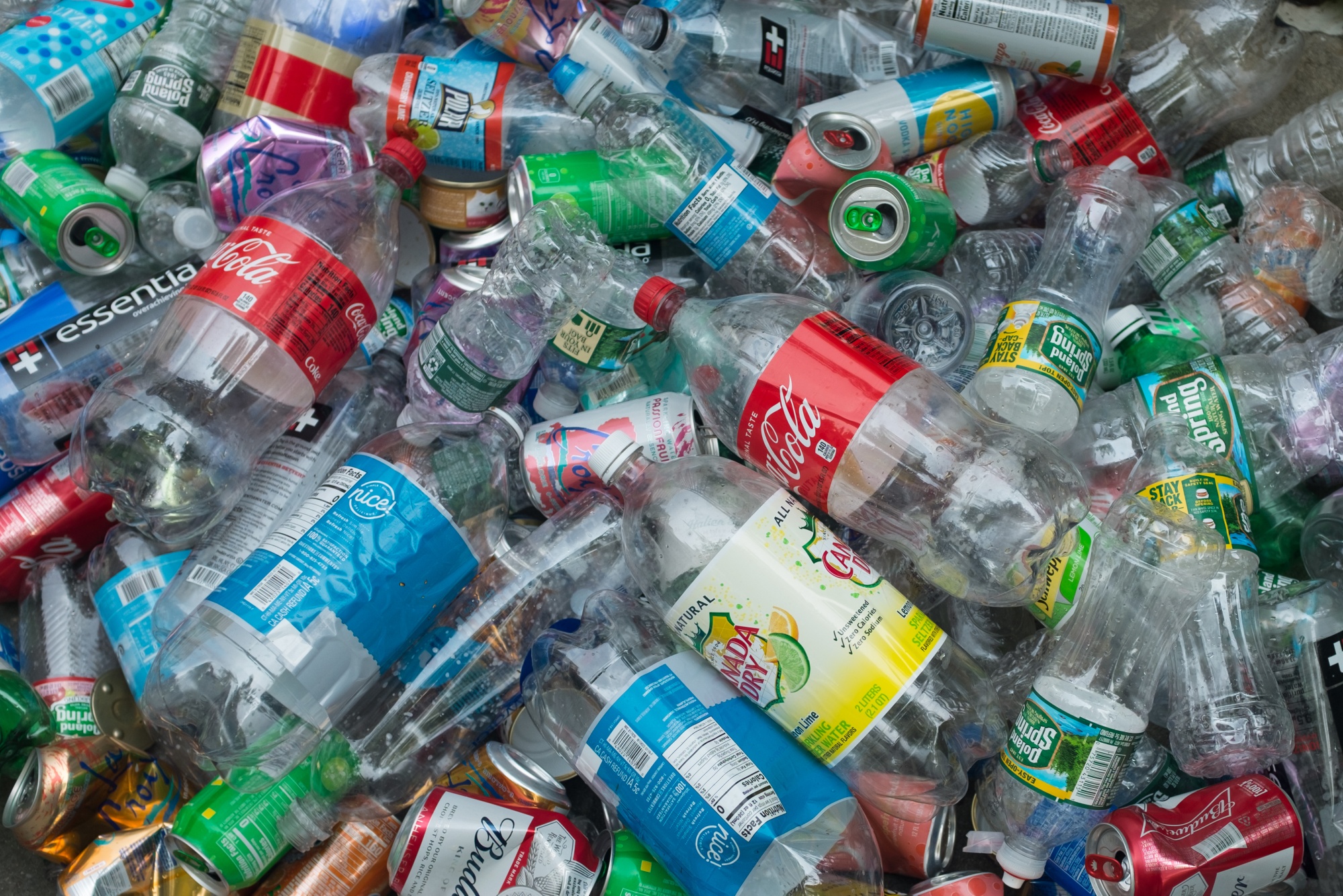 US Store-Drop Off Plastic Recycling Often Ends Up in Landfills - Bloomberg
