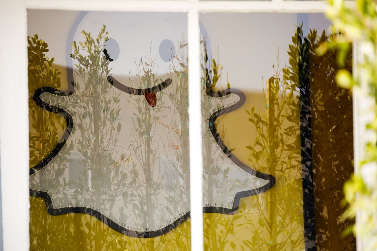 Snap Skips Employee Bonuses, Combats Morale Slump After a Rough Year