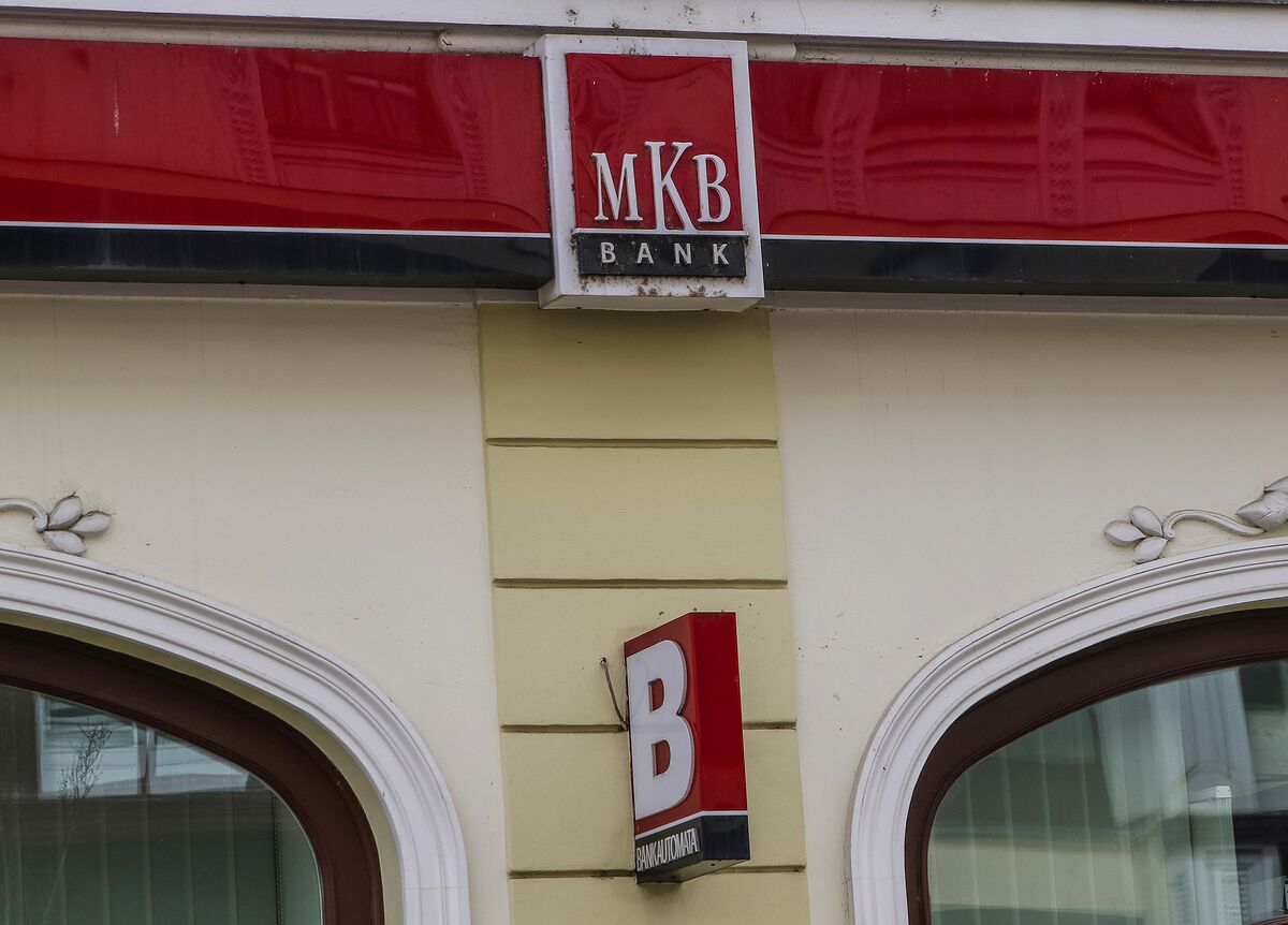 MKB Bank CEO Sees Sale Of Up To 30% Stake On Budapest Bourse - Bloomberg