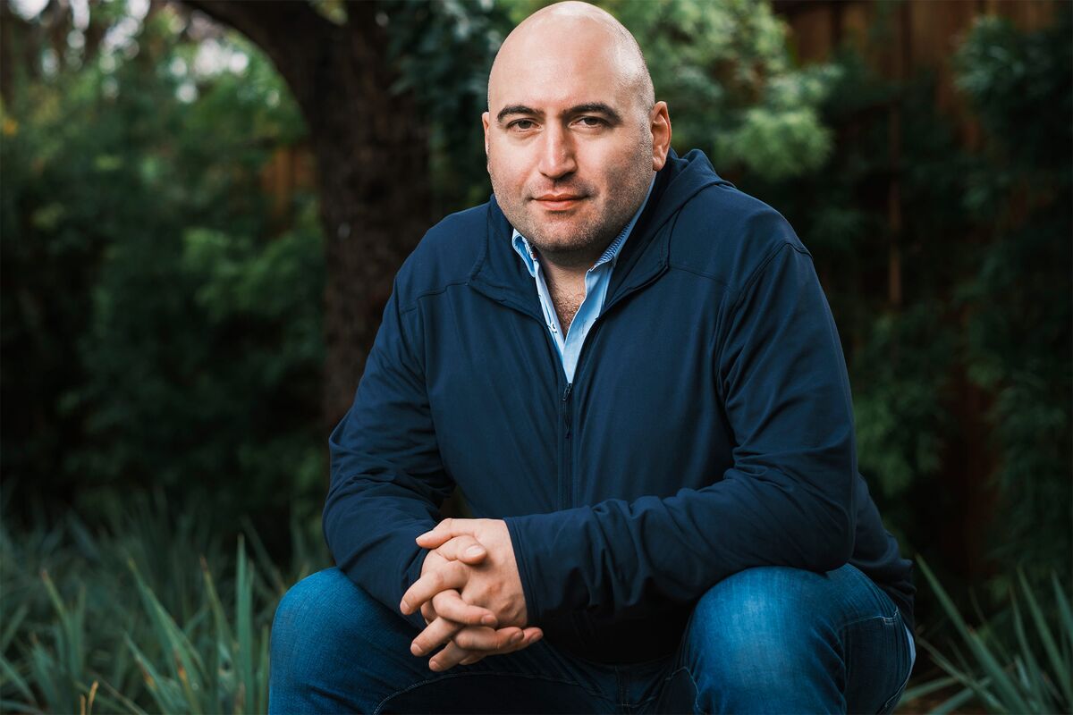 Grindr appoints George Arison as CEO, starting October 19, ahead of its planned SPAC merger; Arison was previously CEO at auto e-commerce marketplace Shift (Michael Tobin/Bloomberg)