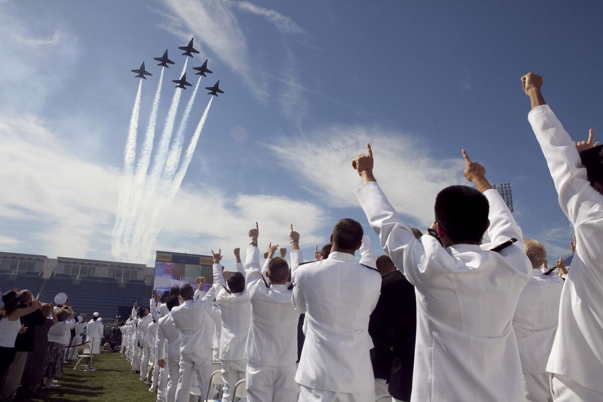 Not Just ‘Top Gun’ Blue Angels Tap Amanda Lee First Female Demonstration Pilot Bloomberg