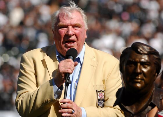 John Madden, Super Bowl Coach Who Became Analyst, Dies at 85