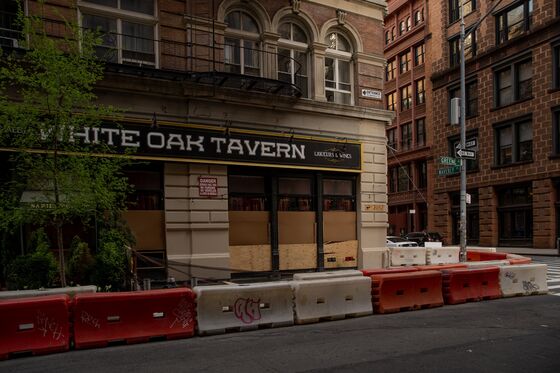 Manhattan Restaurant Jobs Go Begging, Hobbling Industry Comeback