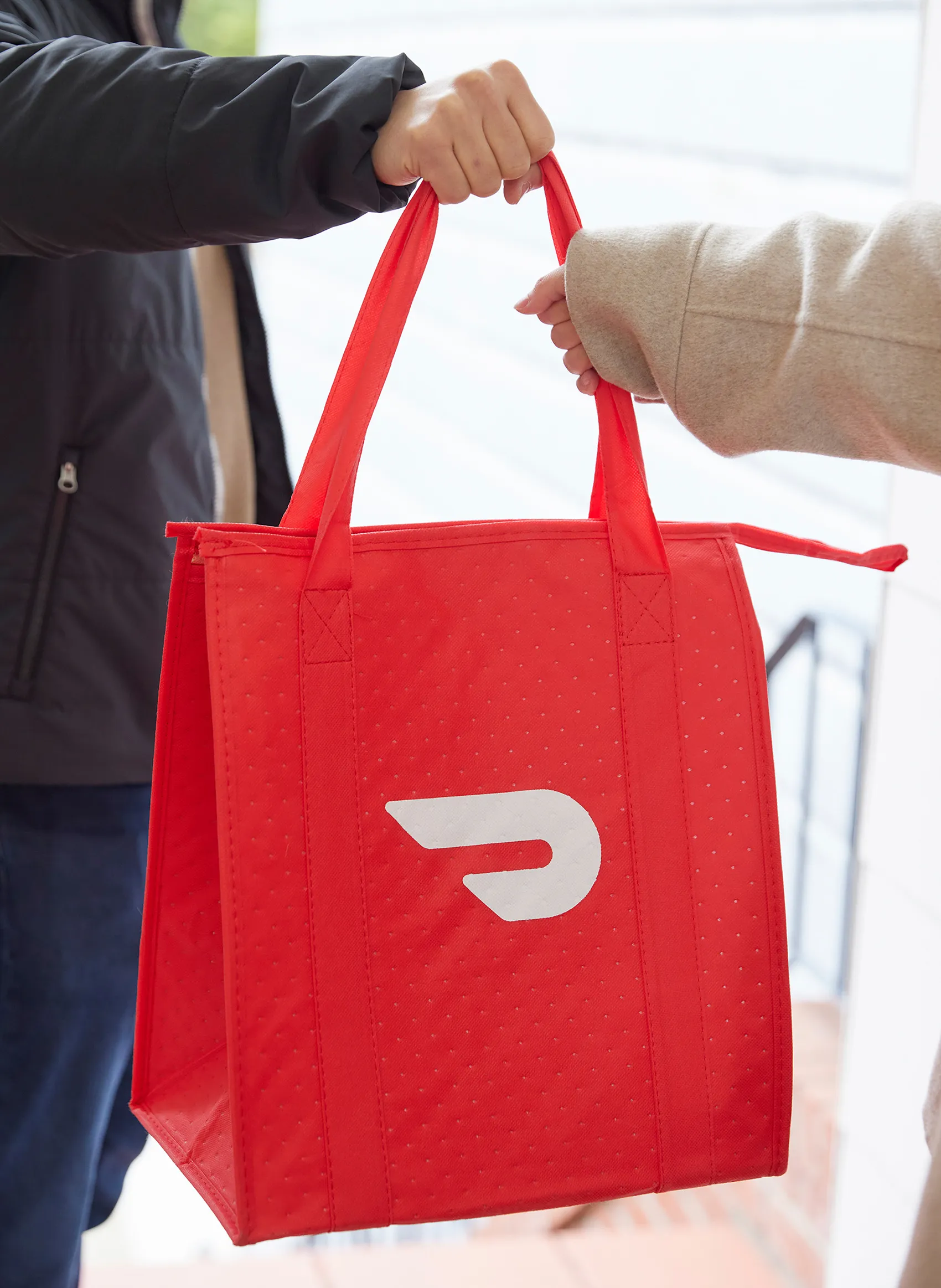 DoorDash Demonstrates Dasher Fulfilling Deliveries