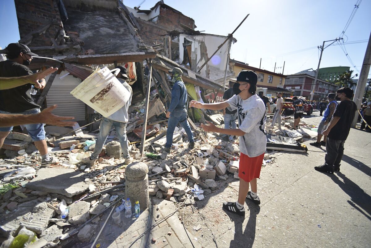 Colombia Earthquake Pressures President Right From the Get-Go