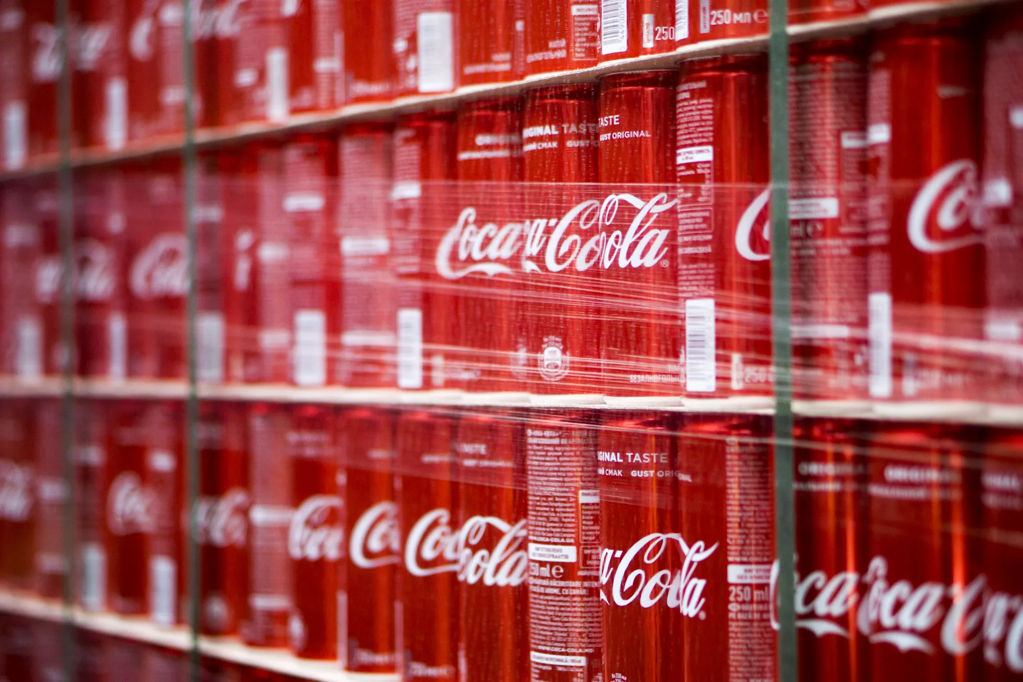 Coca-Cola (KO) Stock Plunges In Worst One-Day Loss in Three Years -  Bloomberg