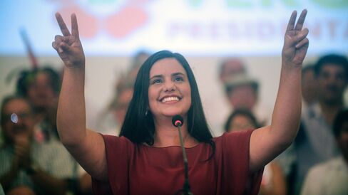 Veronika Mendoza during a press conference.