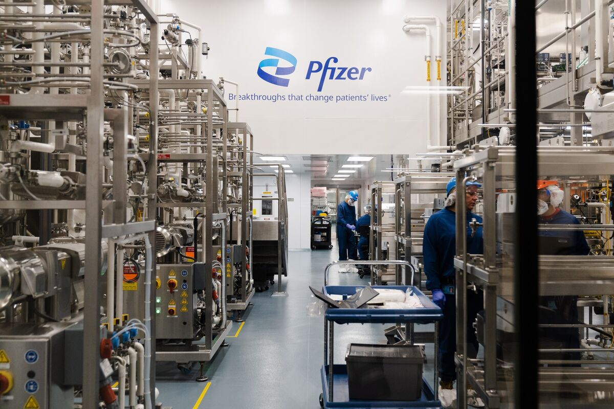 Pfizer Raises Sales Guidance on Strong Demand for Older Drugs