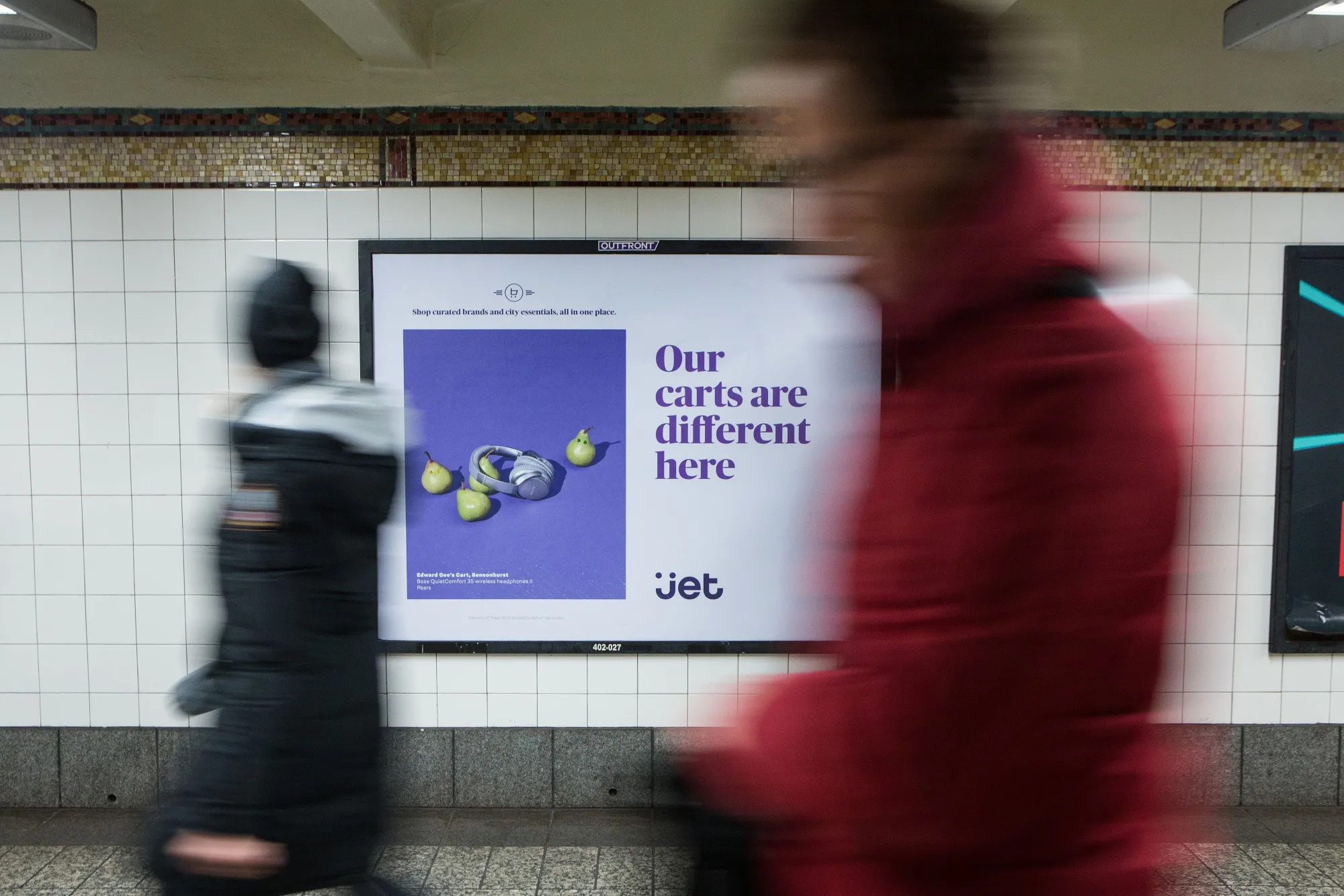 A Jet.com advertisement at a subway station in New York.