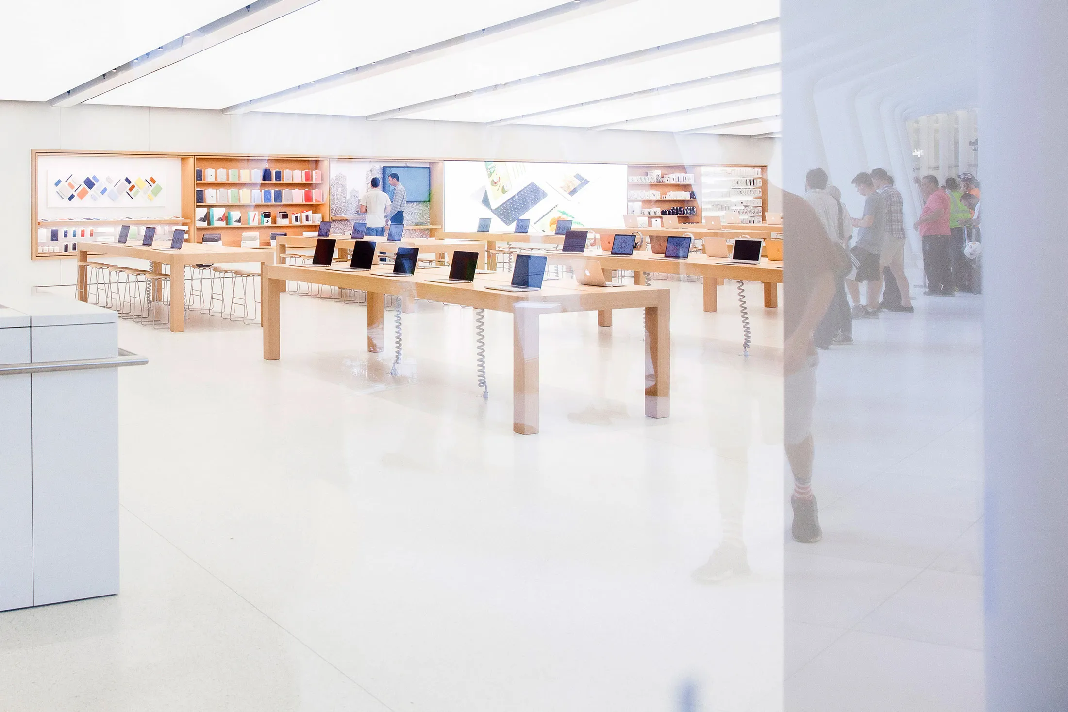 1476715211_Apple-store-NY-crop-2