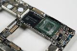 Huawei Teardown Shows Chip Breakthrough in Blow to US Sanctions