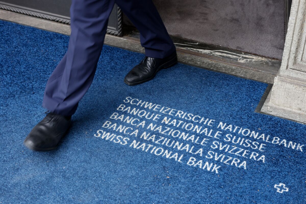 SNB bác bỏ cáo buộc thao túng tiền têsau khi Bộ Tài chính Mỹ đưa Thụy Sĩ vào danh sách