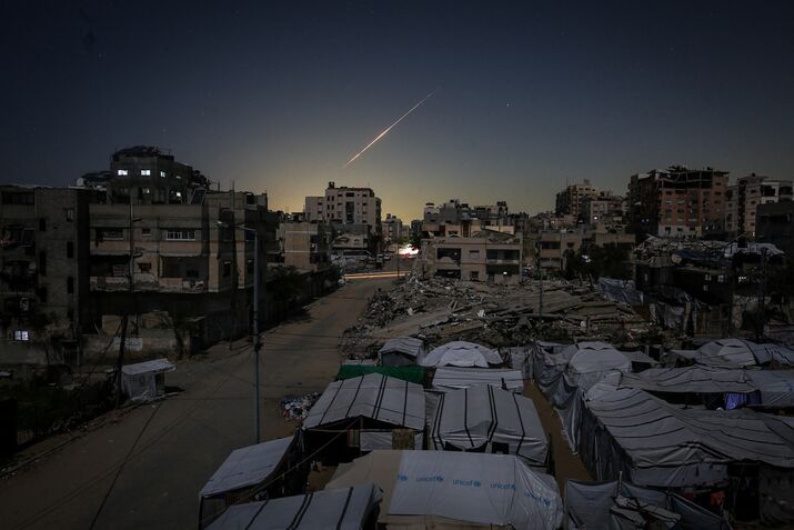 Gaza-City-Iranian-Rockets-Toward-Israel