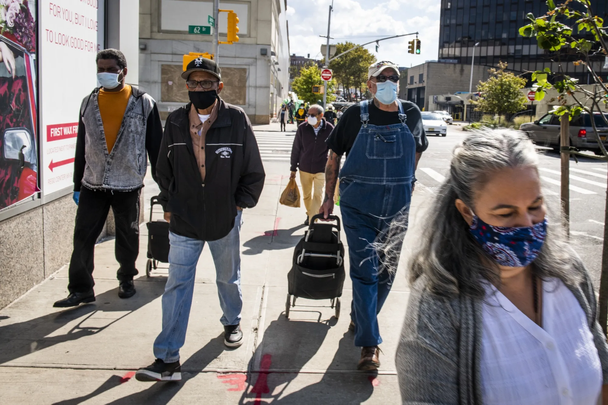 NYC Mayor's Lockdown In Virus Hot Spots Hinges On Cuomo Approval