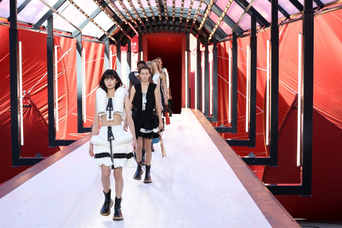 The Louis Vuitton Fall/Winter '22 Show Is Younger Than Ever