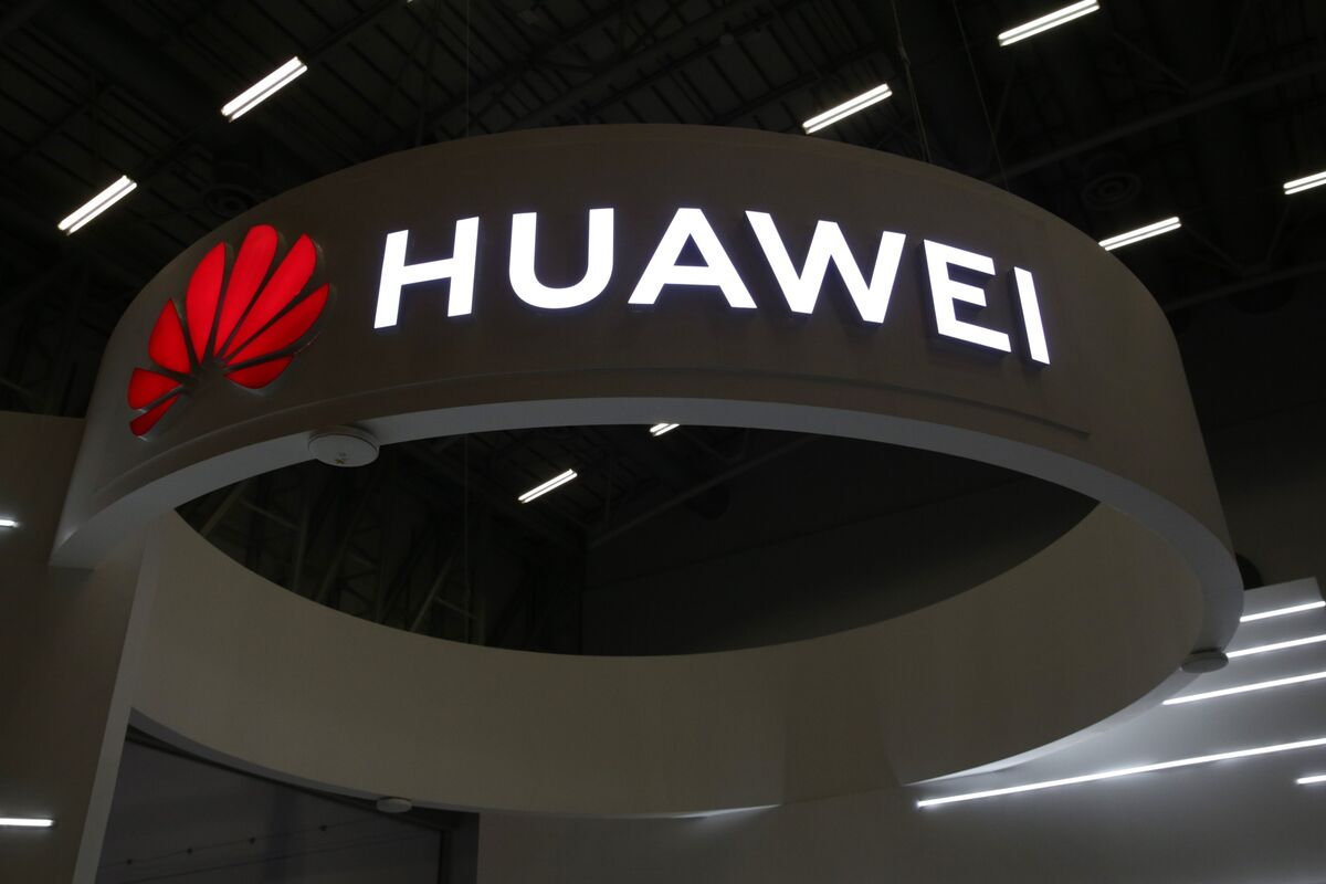 Huawei Unveils in-House Operating System to Replace Windows