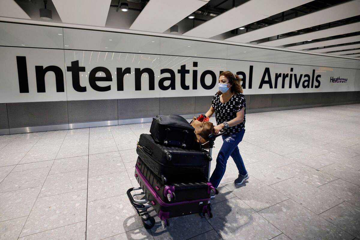 Heathrow Sees Staffing Shortages as Drivers Flee to Amazon - Bloomberg