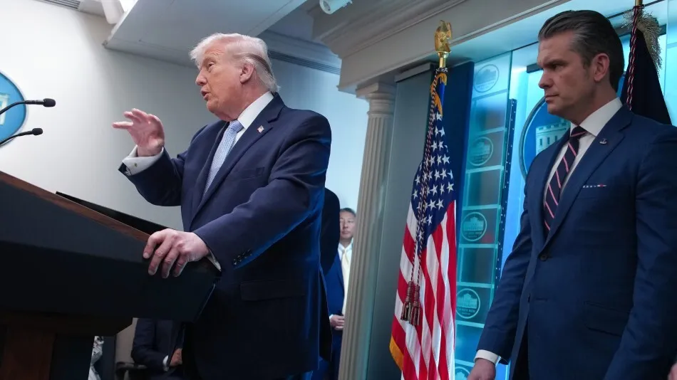 Watch Trump Threatens to Jail Journalist Over Iran Rescue Leak - Bloomberg