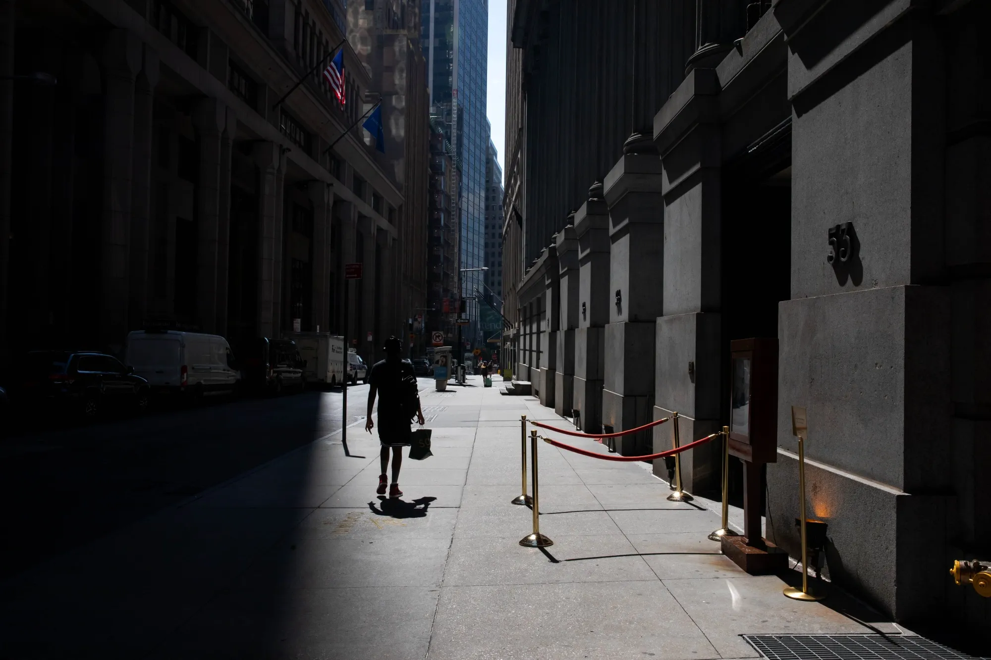 U.S. Stocks Fluctuate As Investors Keep An Eye On Washington