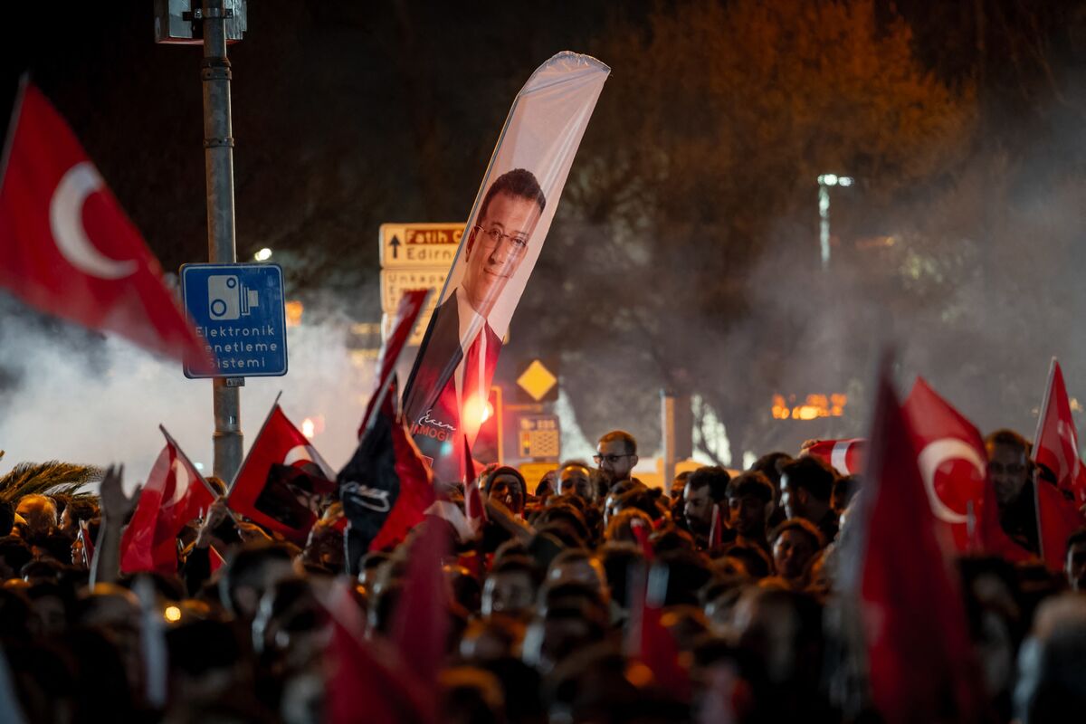 Erdogan Nemesis Emerges as Top Rival After Istanbul Win