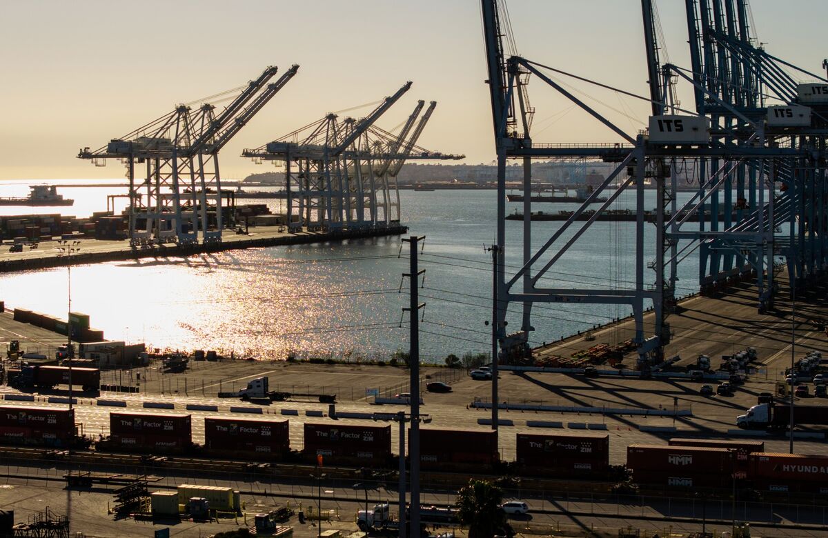 Port of Long Beach Imports Fall 13% Under Tumult of Trade War