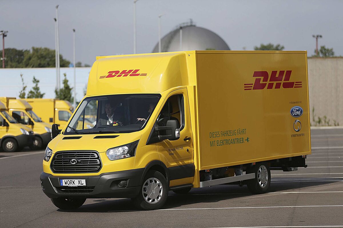 DHL, Ford Unveil Jointly Made Electric Delivery Van Bloomberg