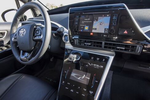 Mirai interior