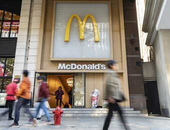 relates to McDonald’s Sells $1 Billion of Bonds as Debt Set to Mature