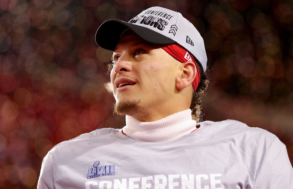 First Super Bowl With Two Black Quarterbacks Puts Focus on Coaches, Owners