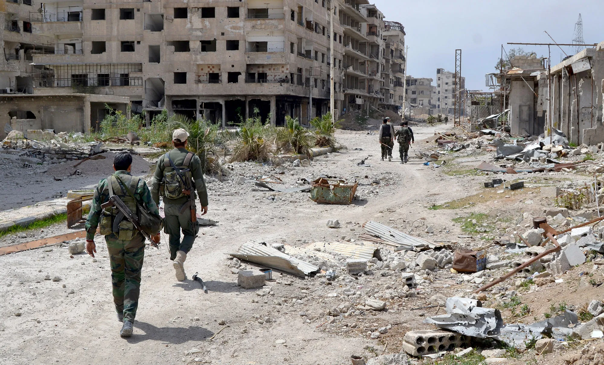 トランプ大統領、シリア攻撃の選択肢を協議－英首相は閣僚の了承得る - Bloomberg