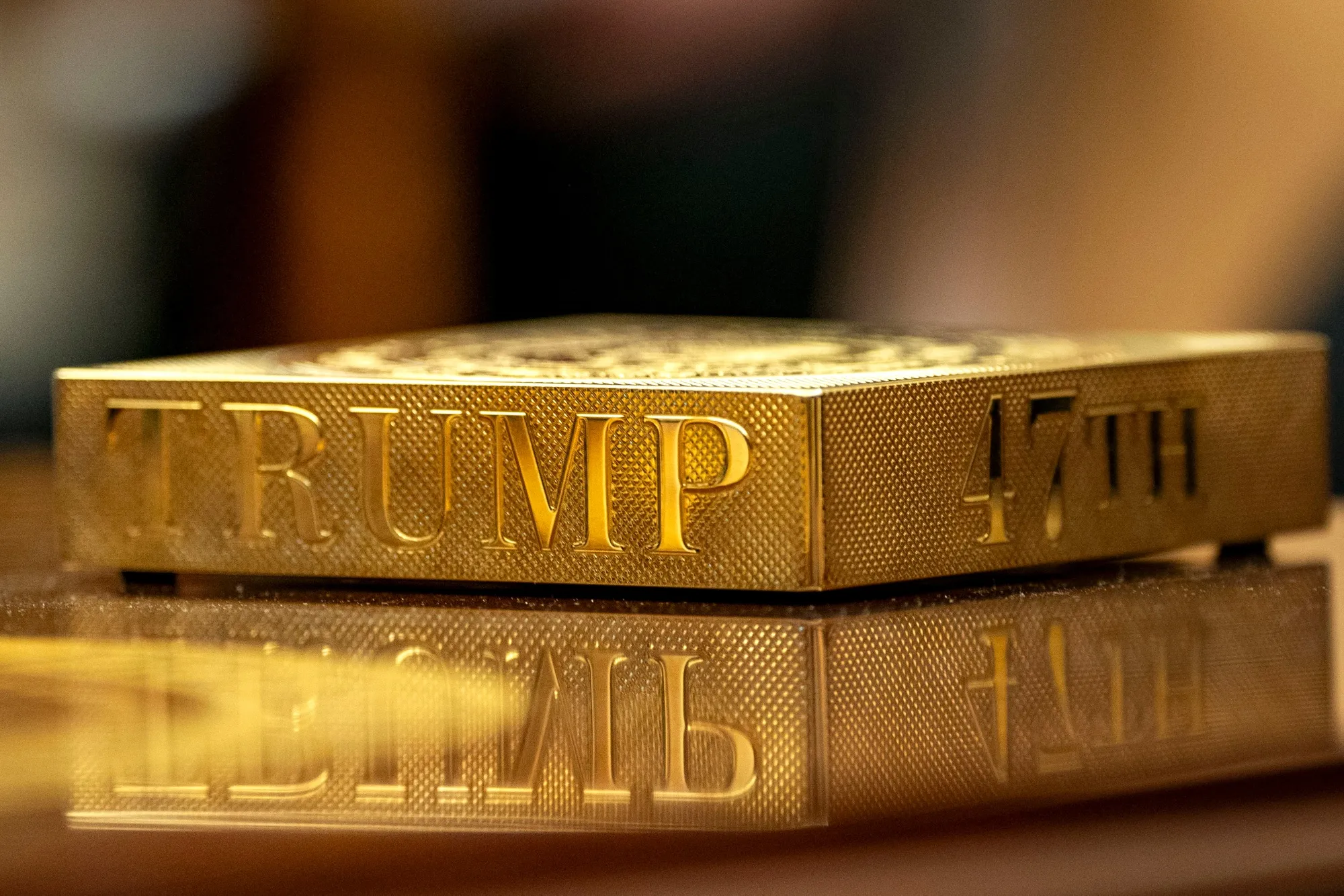 A gold drink coaster in the Oval Office.&nbsp;