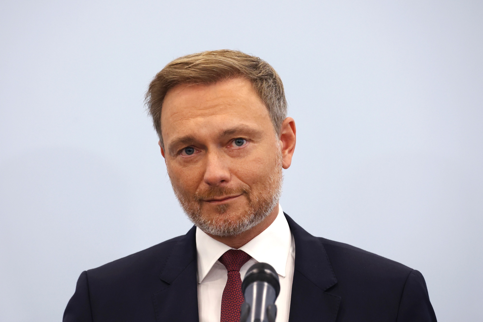 Germany’s Lindner Urges Monetary Stability on First Paris Visit - Bloomberg