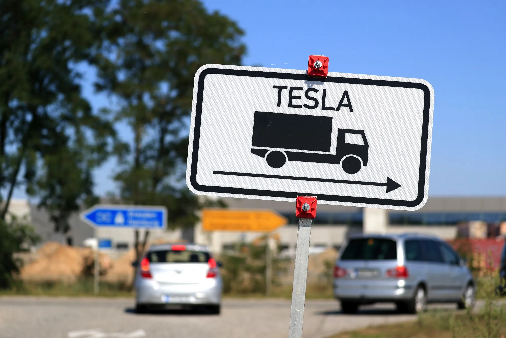 Non-diesel eighteen-wheelers may have found a niche.