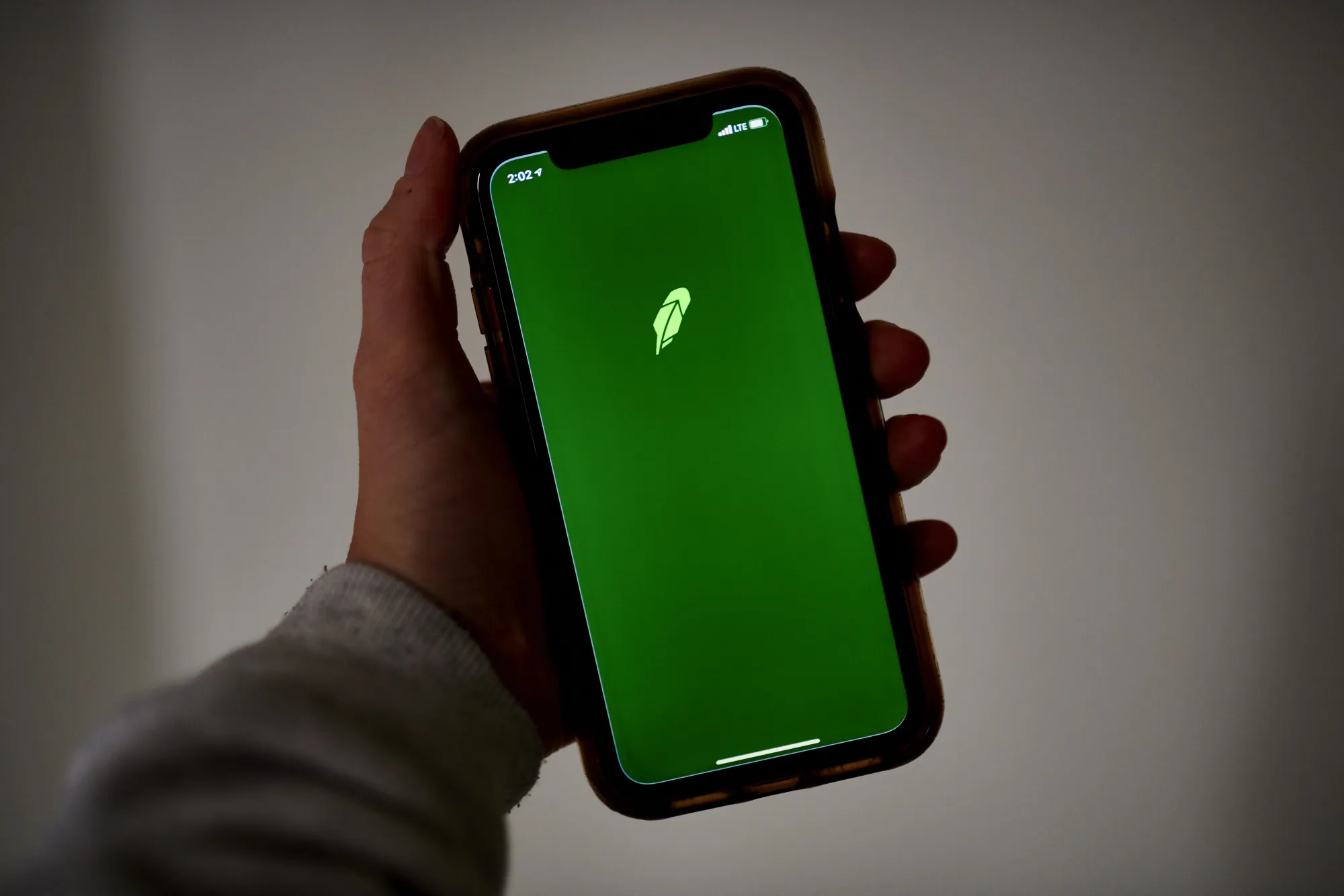 Robinhood plans to roll out checking and savings accounts.
