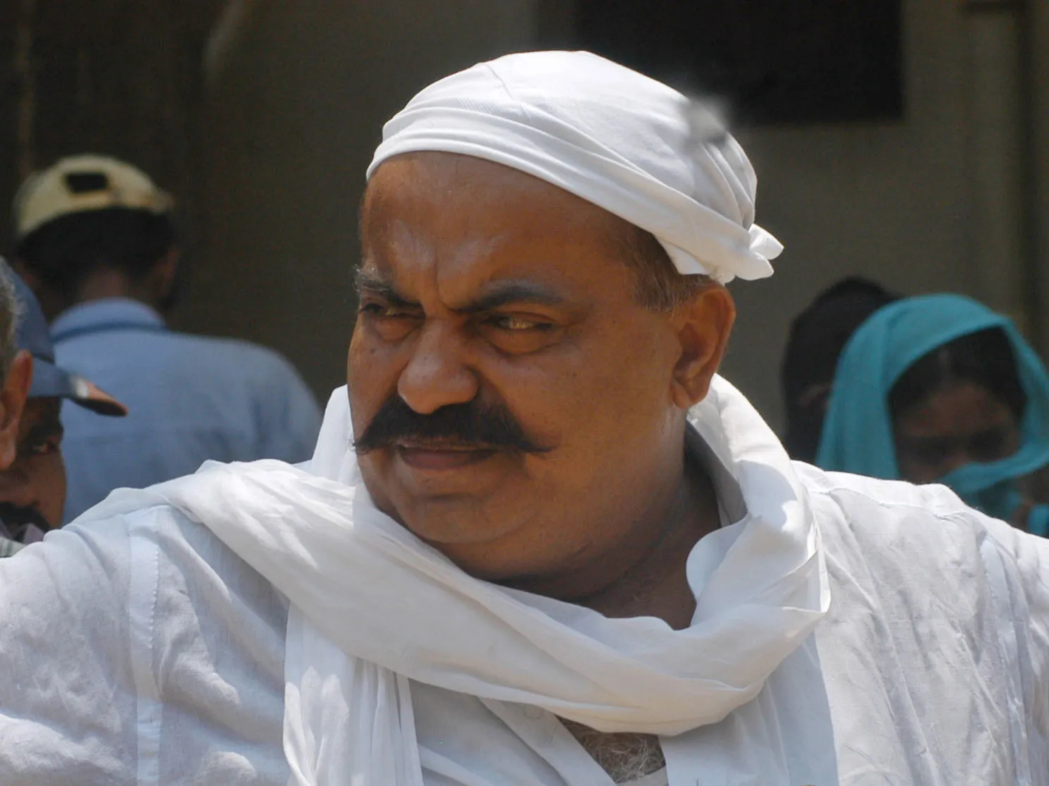 Who Is India's Atiq Ahmad and Why Was He Shot Dead on Live TV - Bloomberg