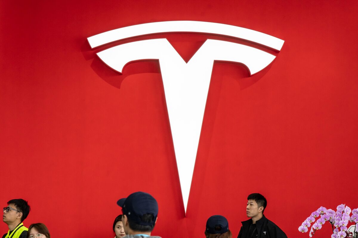 bloomberg.com - Tesla Delays Debut of Advanced Driver-Assist Tech in China Again